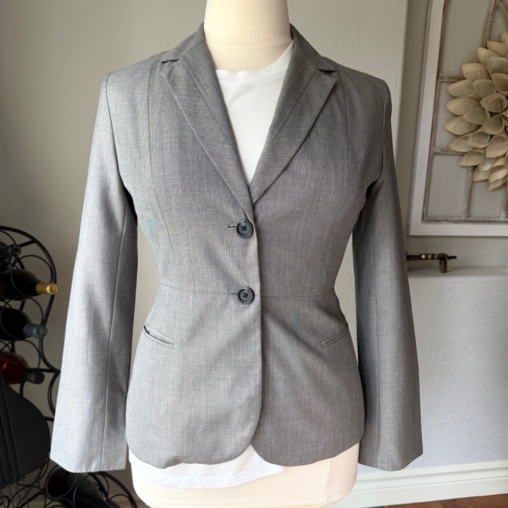 Banana Republic Women's Gray  Wool Blend Two Button Blazer Size 14‎